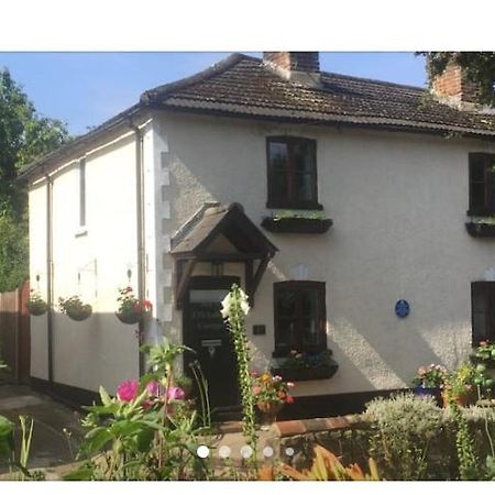 Cricketers Cottage B&B เวสต์มอลลิง ภายนอก รูปภาพ