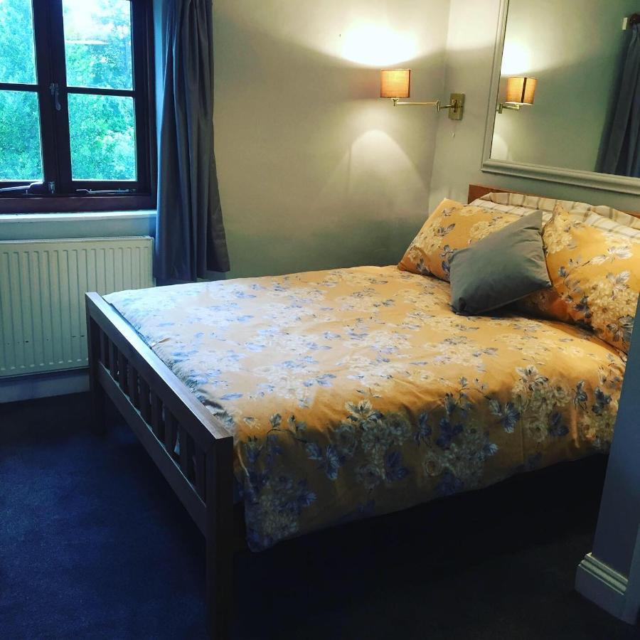 Cricketers Cottage B&B เวสต์มอลลิง ภายนอก รูปภาพ