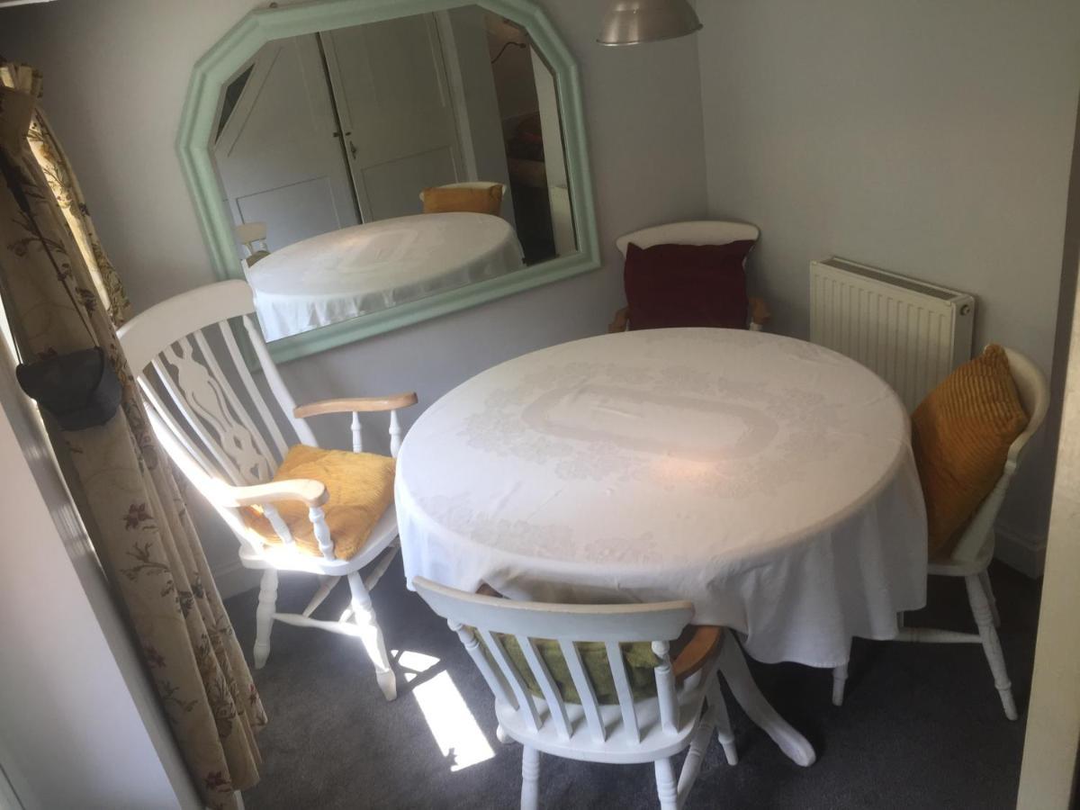 Cricketers Cottage B&B เวสต์มอลลิง ภายนอก รูปภาพ